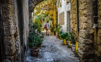 What's a great destination for intermediate skiing?  The "10" is perfect: on piste, off the beaten track